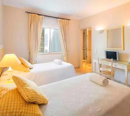 Apartment Sleeps 6 Pool Air Con *